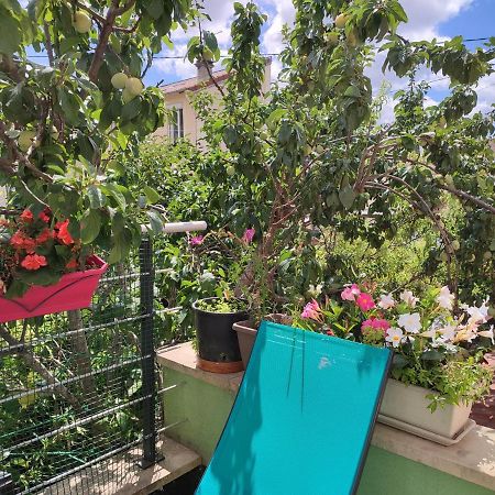 Logement Calme Et Ensoleille Dans Maison De Ville Вильжюиф Экстерьер фото